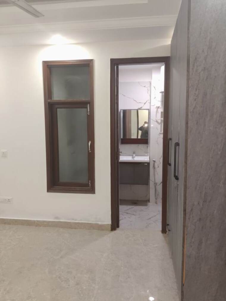 Room, chattarpur 3 Bedroom 125 Sq.Yd. Builder Floor In Chattarpur Delhi 10171063