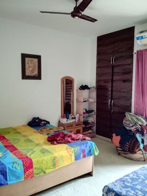 Bedroom in 3 BHK Builder Floor at Sector 17 – for Rent