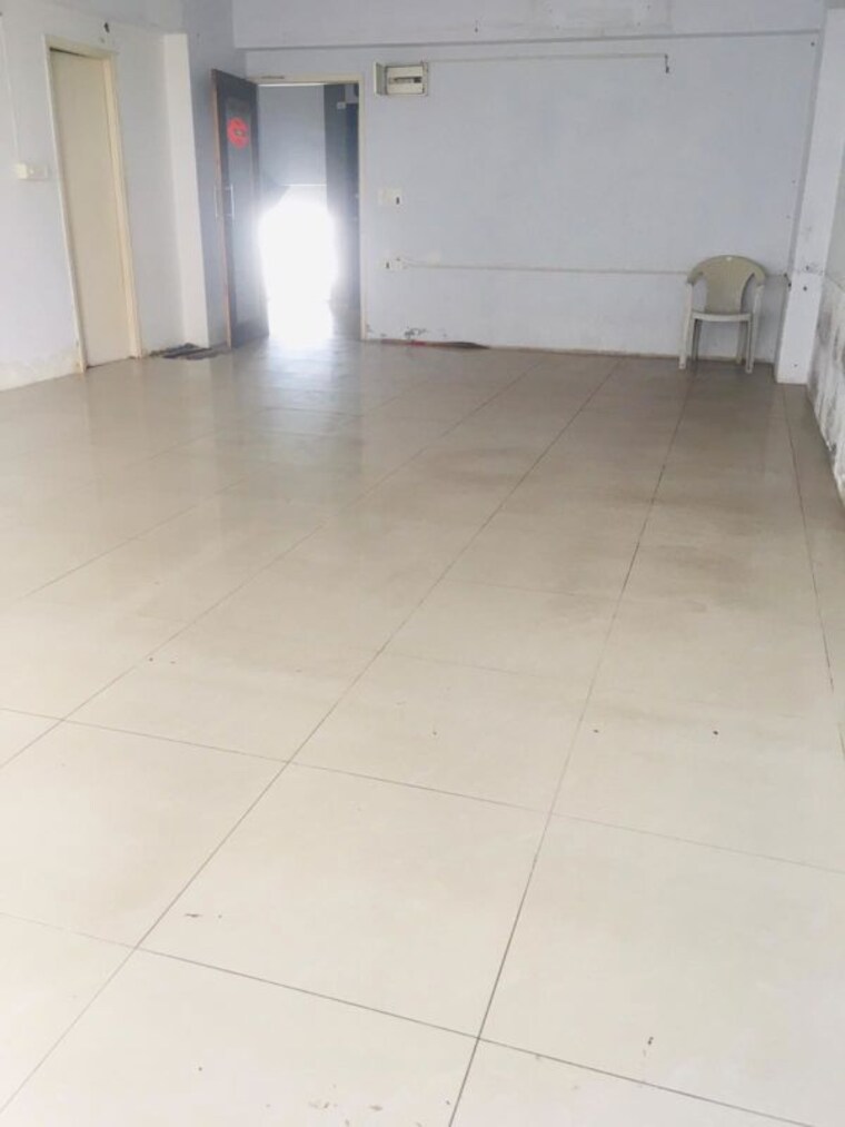 Room, thaltej Commercial Office Space 777 Sq.Ft. In Thaltej Ahmedabad 10171220