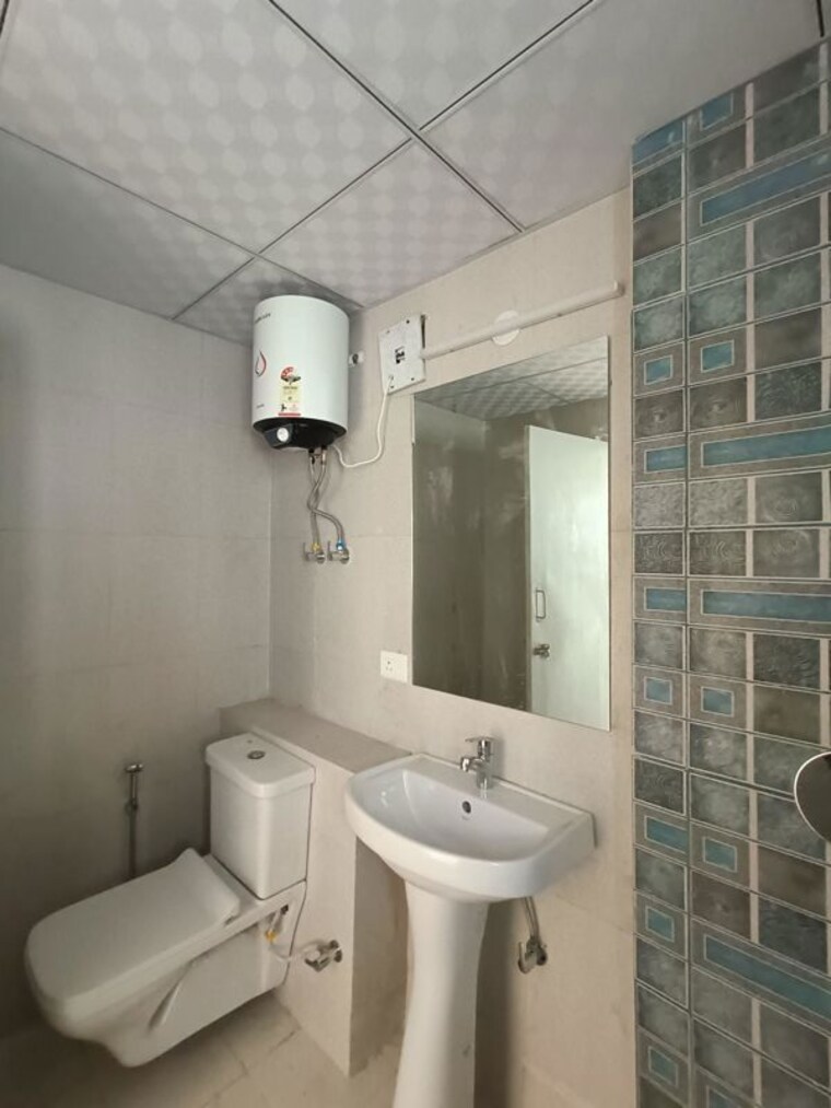 Bathroom, dwarka 3 Bedroom 1700 Sq.Ft. Apartment In Dwarka Delhi 10171254