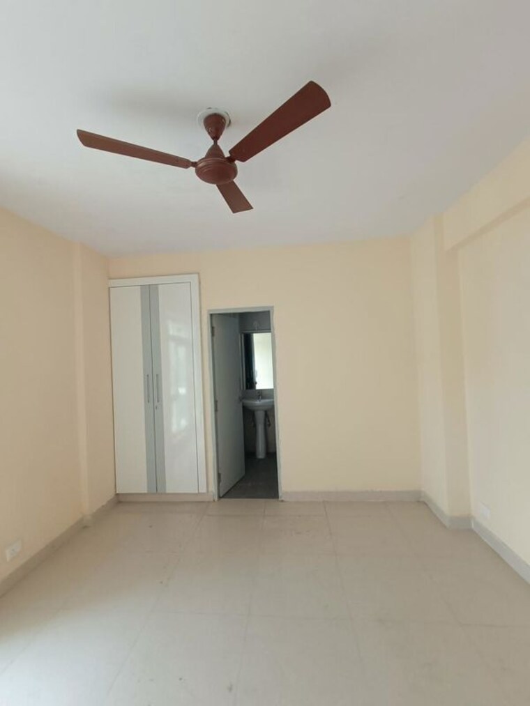 Room, dwarka 3 Bedroom 1700 Sq.Ft. Apartment In Dwarka Delhi 10171254