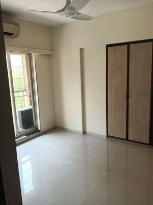 Room in 2.5 BHK Apartment at Rosa Oasis, Thane West – for Rent