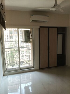 Room in 2.5 BHK Apartment at Rosa Oasis, Thane West – for Rent