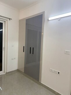 2 BHK + Servant Room Apartment For Sale in Godrej Palm Retreat