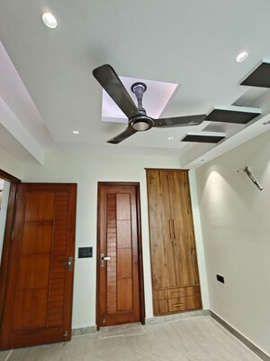 Furnished Amenities in 3 BHK Builder Floor at Dwarka – for Rent