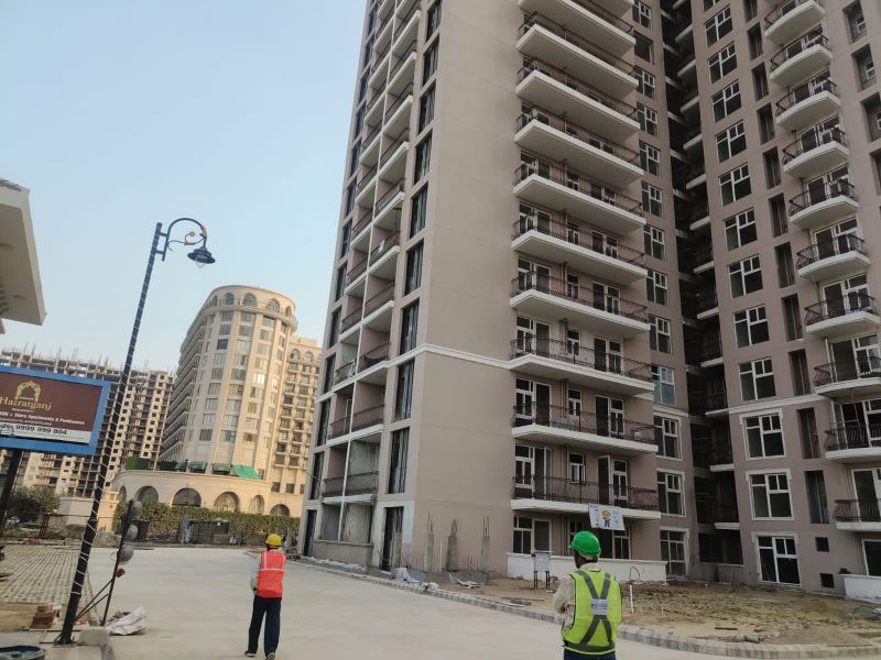 2 BHK + Pooja Room 1250 Sq.Ft. Apartment in Omaxe Hazratganj Residency