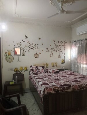 1 BHK Independent House For Rent in Sector 8