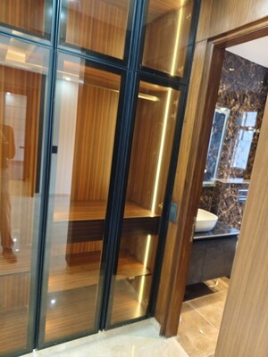 Furnished Amenities in 1 RK Apartment at Ansal Plaza Sector-23, Sector 23 – for Rent