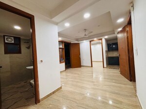 Room in 3 BHK Apartment at Saket – for Rent