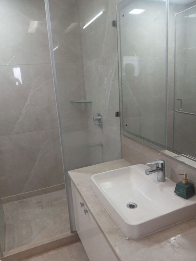 Bathroom, green park 2 Bedroom 165 Sq.Yd. Builder Floor In Green Park Delhi 10171431