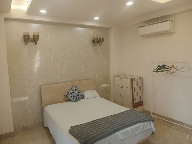 Bedroom, green park 2 Bedroom 165 Sq.Yd. Builder Floor In Green Park Delhi 10171431