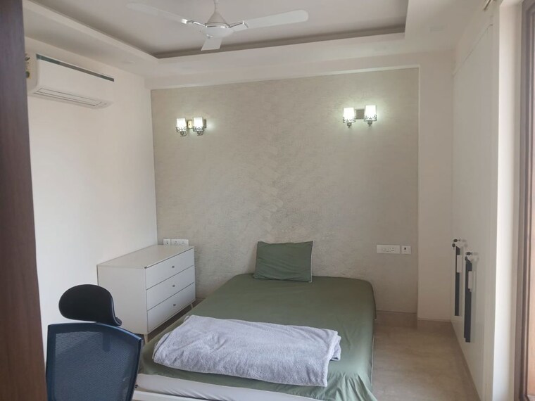 Bedroom, green park 2 Bedroom 165 Sq.Yd. Builder Floor In Green Park Delhi 10171431