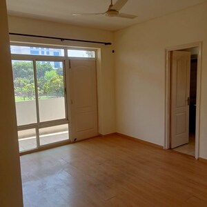 Room in 3 BHK Builder Floor at Bestech Park View City 1, Sector 48 – for Rent