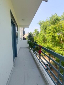 1 BHK + Pooja Room,Extra Room Builder Floor For Rent in Saket