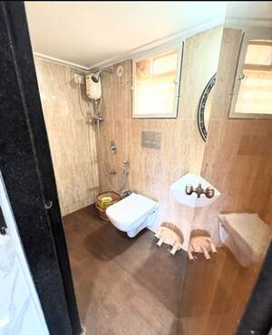 Bathroom in 4 BHK Apartment at Adarsh Heights, Kandivali West – for Rent