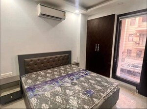 Bedroom in 4 BHK Apartment at Adarsh Heights, Kandivali West – for Rent