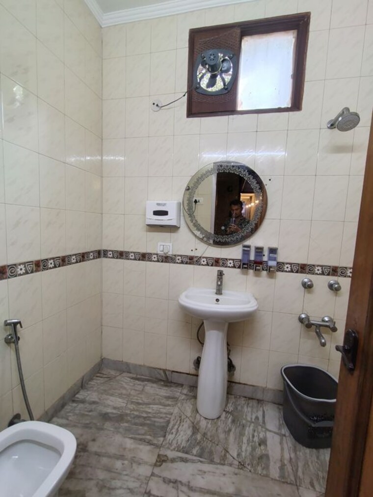 Bathroom, malviya nagar Commercial Office Space 1500 Sq.Ft. In Malviya Nagar Delhi 10171608