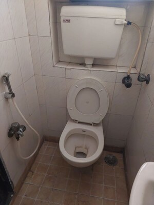 Bathroom in 1 BHK Apartment at Andheri East – for Rent