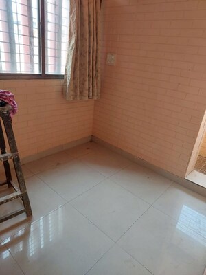 Room in 1 BHK Apartment at Andheri East – for Rent