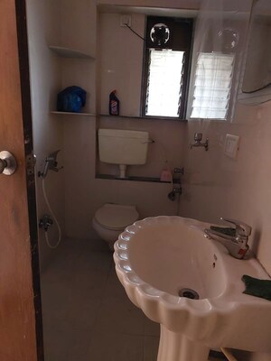 Bathroom in 1 BHK Apartment at Andheri East – for Rent