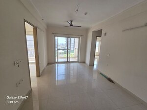 Room in 3 BHK Apartment at Pareena Micasa, Sector 68 – for Rent