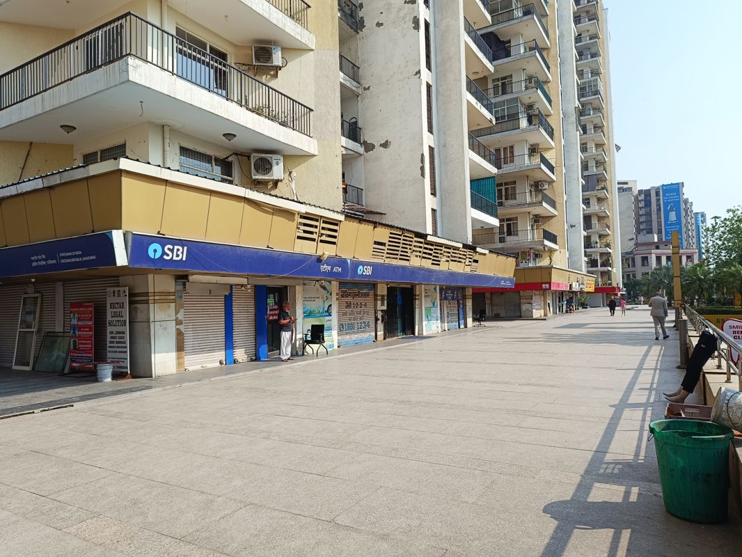 Retail Shop For Sale in Crossing Republik