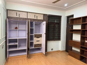 Room in 3 BHK Builder Floor at Green Park Extension – for Rent