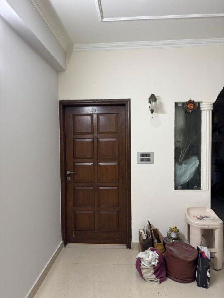 Living Room, green park extension 3 Bedroom 240 Sq.Yd. Builder Floor In Green Park Extension Delhi 10171667