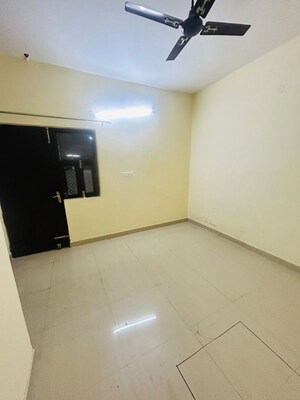 Room in 3 BHK Builder Floor at SS The Lilac, Sector 49 – for Rent