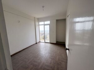 Room in 2 BHK Apartment at KLJ Platinum Heights, Sector 77 – for Sale