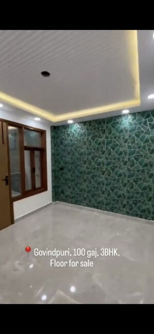 Room in 3 BHK Builder Floor at Govindpuri – for Sale