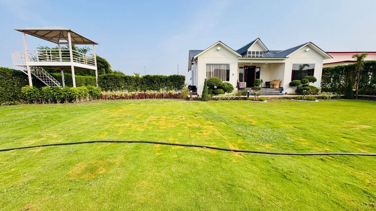 Garden, ss-sainik-farms 3 Bedroom 1500 Sq.Yd. Apartment In Sector 150 Noida 10171942
