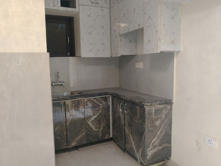 Kitchen, sector 73 2 Bedroom 1000 Sq.Ft. Builder Floor In Sector 73 Noida 10172039