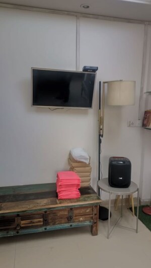 Furnished Amenities in 1.5 BHK Apartment at Tilak Nagar – for Rent