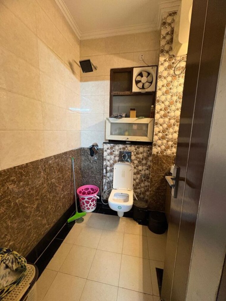 Bathroom, eros-rosewood-city 3 Bedroom 2000 Sq.Ft. Builder Floor In Sector 49 Gurgaon 10172195