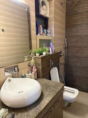 Bathroom in 3 BHK Builder Floor at Eros Rosewood City, Sector 49 – for Rent