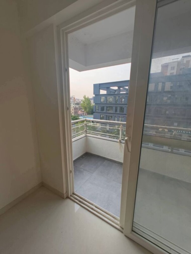 Balcony, md-brahma-towers 1 Bedroom 512 Sq.Ft. Apartment In Wakad Pune 10172202