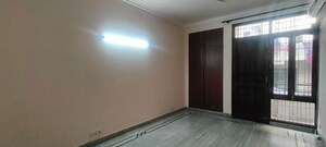 Room in 3 BHK Builder Floor at Unitech South City 1, South City 1 – for Rent