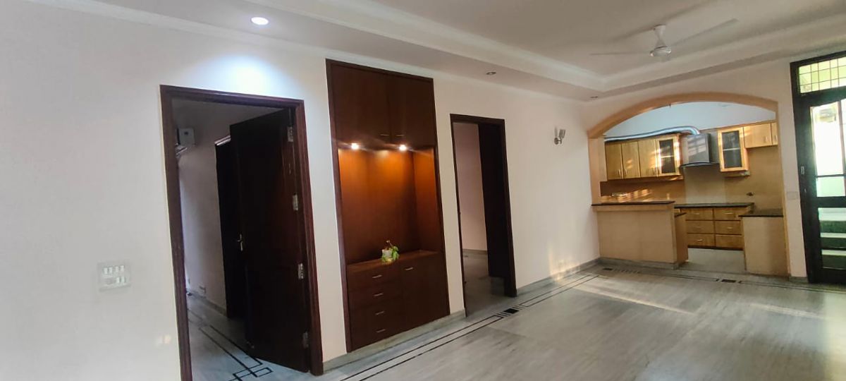 3 BHK Builder Floor For Rent in Unitech South City 1