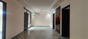 Room in 3 BHK Builder Floor at Unitech South City 1, South City 1 – for Rent