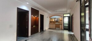 Room in 3 BHK Builder Floor at Unitech South City 1, South City 1 – for Rent