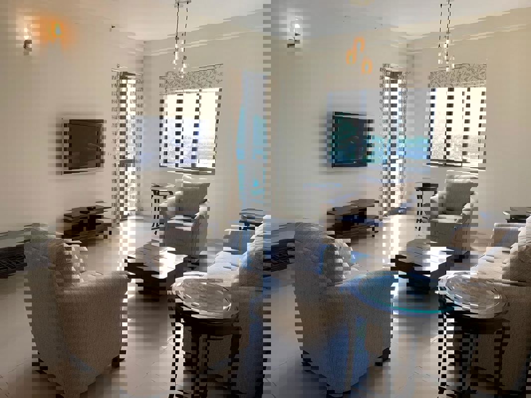 3 BHK + Servant Room 2100 Sq.Ft. Builder Floor in Unitech Uniworld Gardens