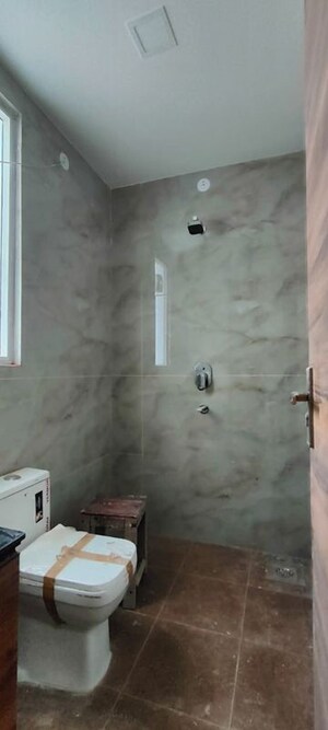 Bathroom in 2 BHK Builder Floor at Sector 40 – for Rent