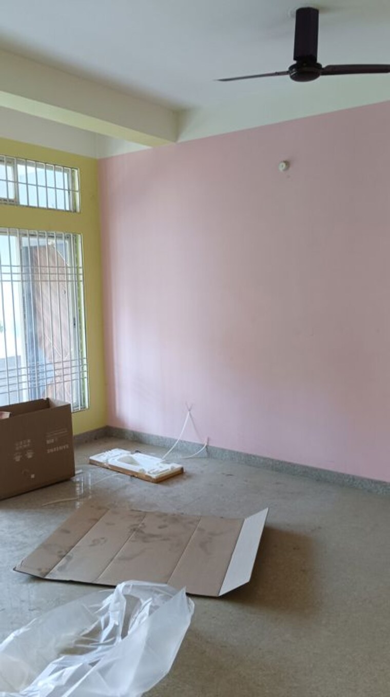 Room, six mile 2 Bedroom 850 Sq.Ft. Villa In Six Mile Guwahati 10172401