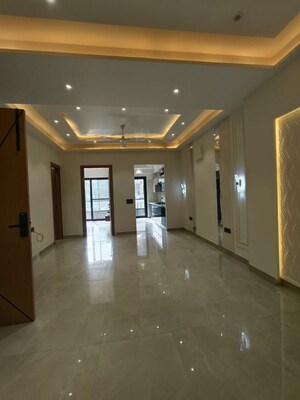 Building Lobby in 3 BHK Builder Floor at Unitech Greenwood City Apartment, Sector 45 – for Rent
