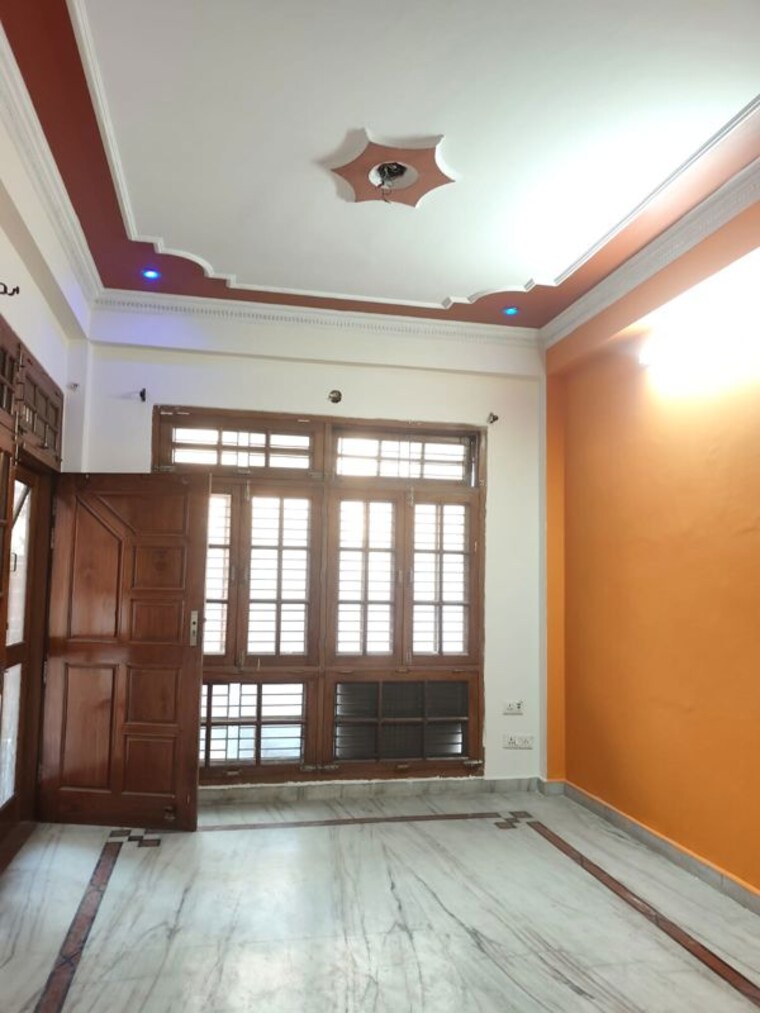 Room, maa-shaarda-complex 4 Bedroom 3000 Sq.Ft. Independent House In Vikas Nagar Lucknow 10172440