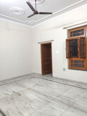 Room in 3 BHK Independent House at MJ Sharda Estate, Gomti Nagar – for Rent