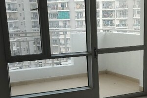 Balcony in 1 BHK Builder Floor at Lokhandwala Complex – for Sale