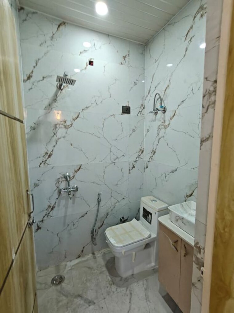 Bathroom, niti khand i 2 Bedroom 960 Sq.Ft. Builder Floor In Niti Khand I Ghaziabad 10172493