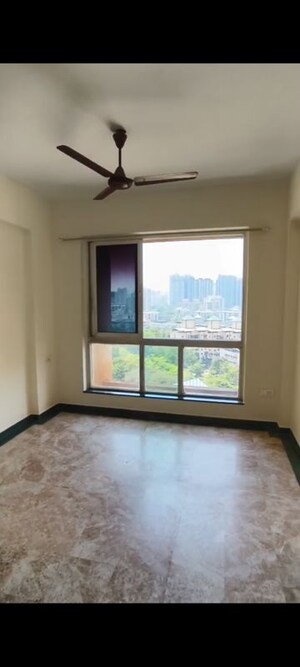 Room in 2 BHK Apartment at Hiranandani Meadows, Manpada – for Rent